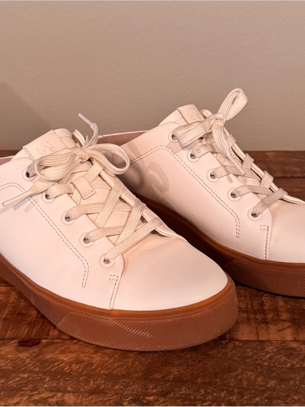 ⭐ 2/$20 Naturalizer Morrison White Leather Slide Mules with Gum Sole